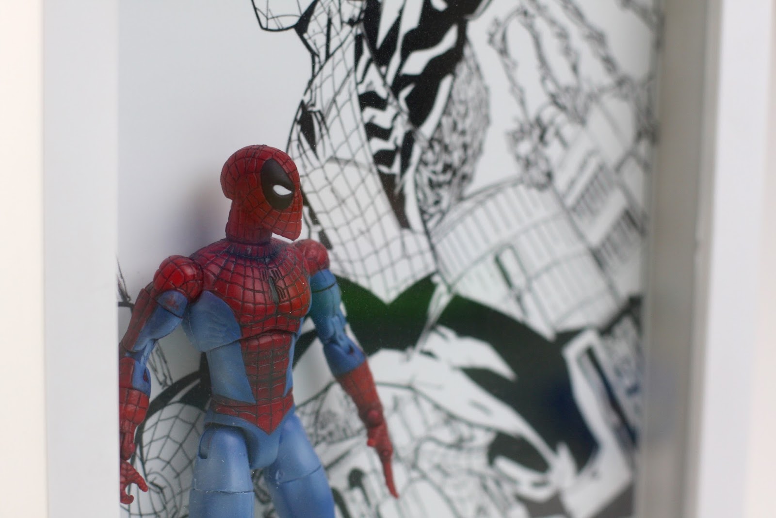 GEEK DIY BAM! SPIDERMAN ACTION FIGURE SHADOW BOX FRAME WALL DISPLAY DIY