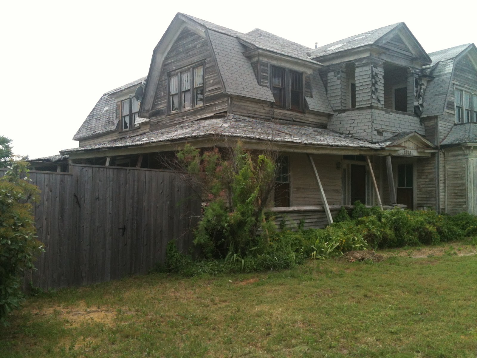 Texas Small Town Adventures Stunning Dilapidation in Goldthwaite
