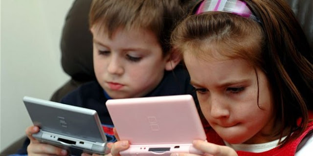 5 TIPS Aman Mengalihkan Gadget dari Anak