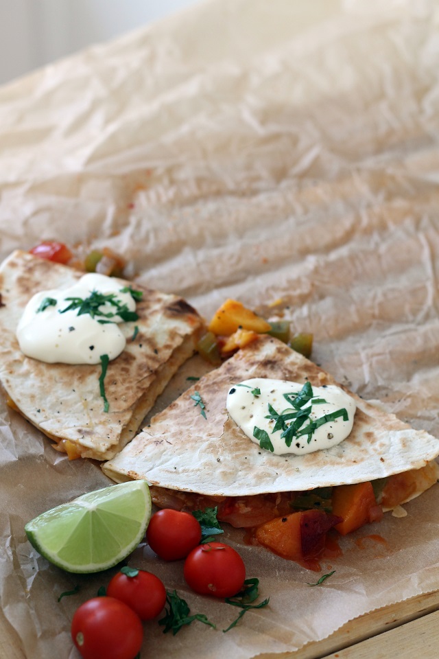 Kesän lämpöä pannulta | Kasvisquesadillat