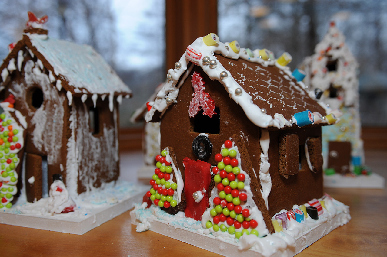 How to Make A Gingerbread House