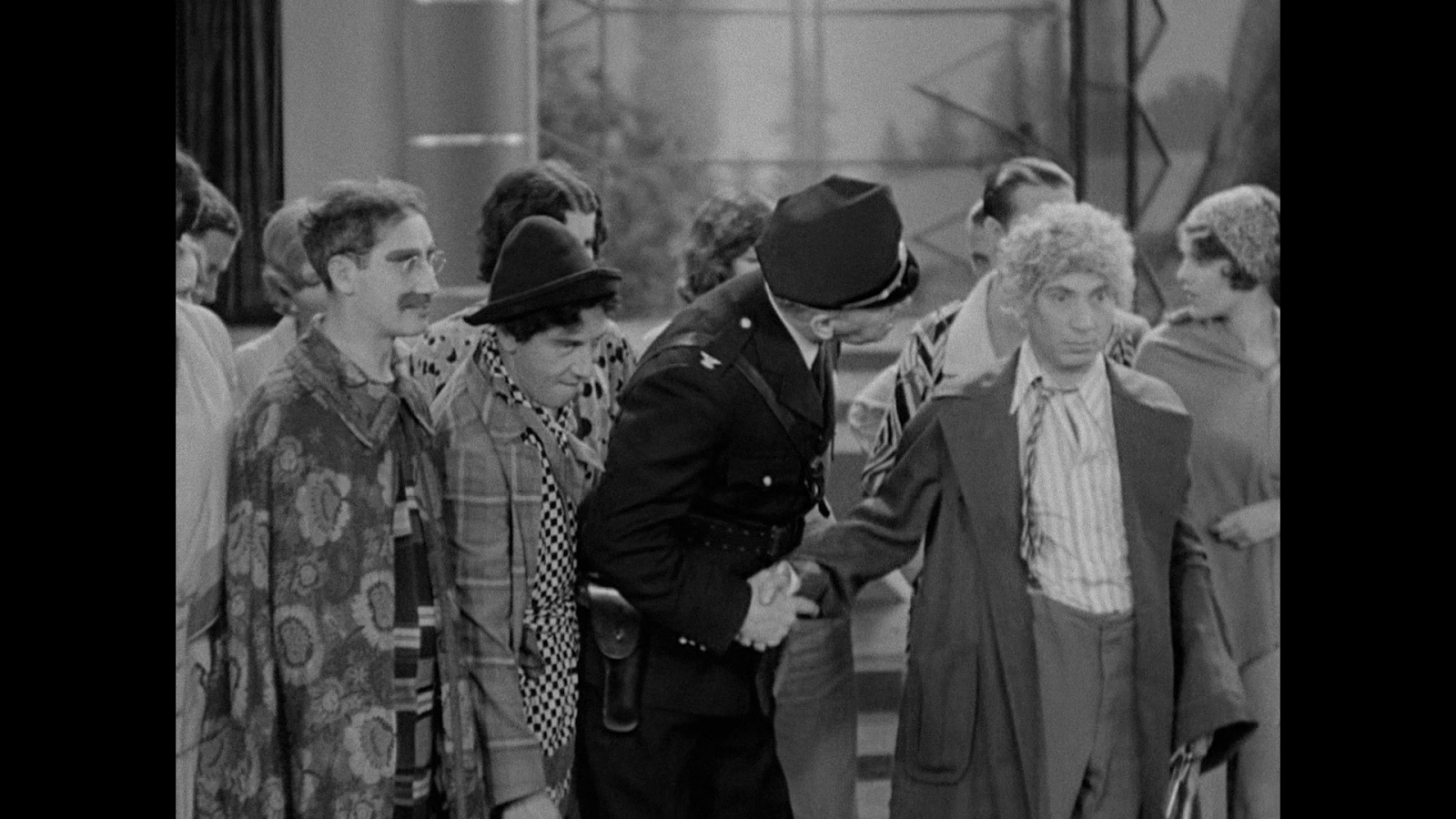 ANIMAL CRACKERS (1930)