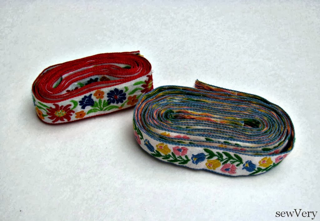 sewVery Reversible Vintage Trim Fabric Belt Tutorial