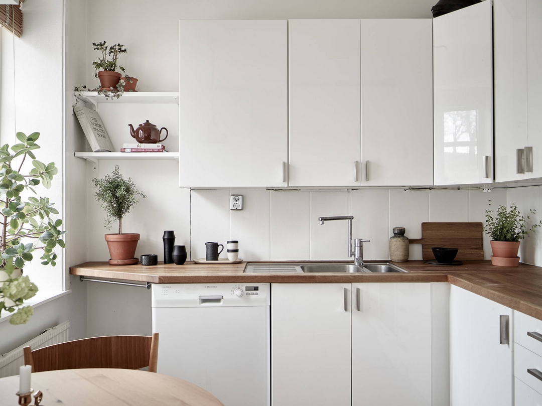 JOLIE ASSOCIATION DE COULEURS... BLANC, BRUN, BEIGE, NOIR ET VIEUX ROSE