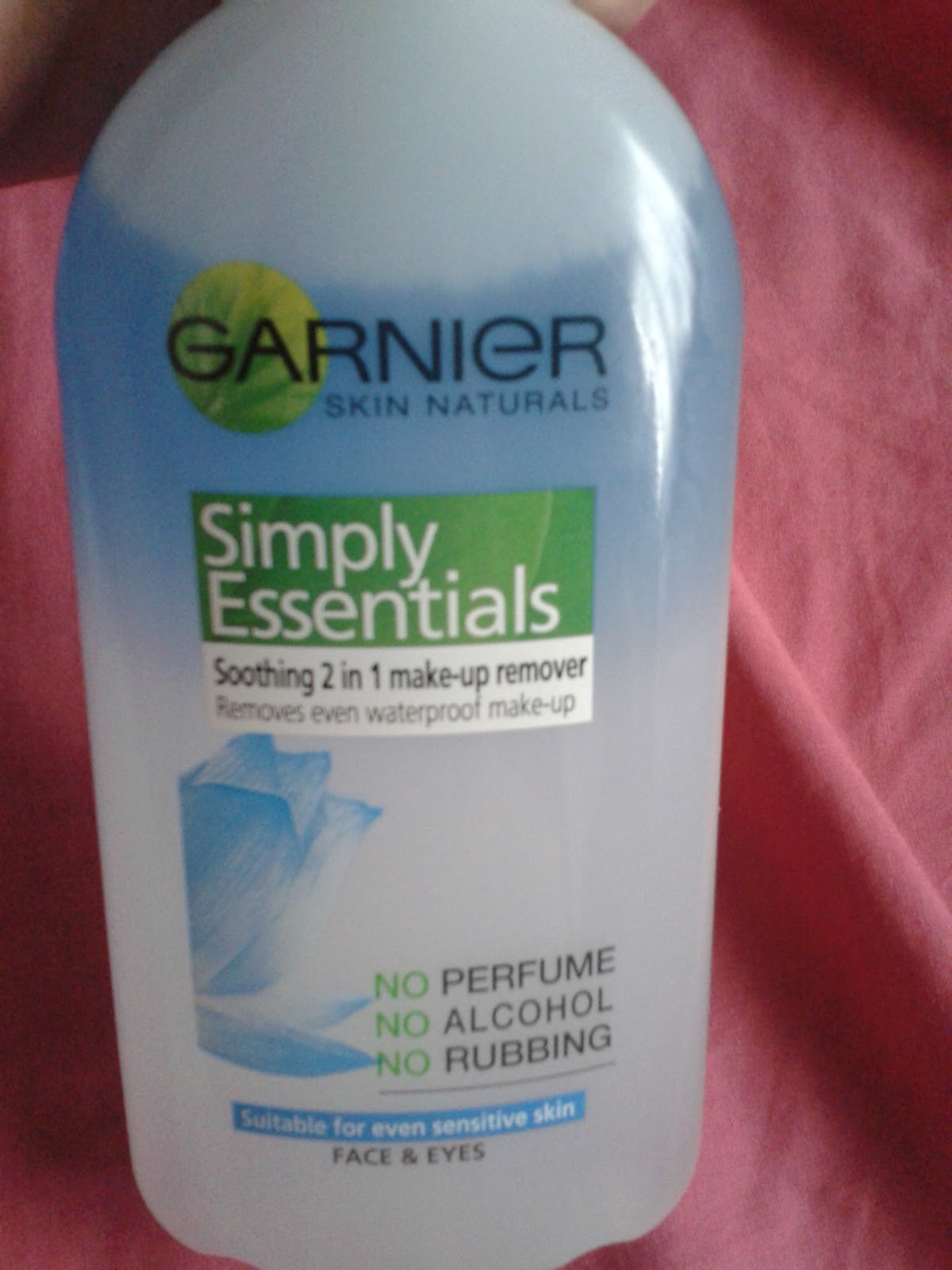 SmileBlossom114 ) UK Beauty Blog Garnier 2 in 1 Soothing Makeup Remover Review