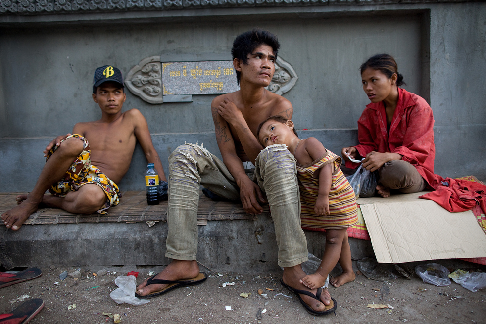 ទឹកចិត្ដម្ដាយ : Poverty in Cambodia