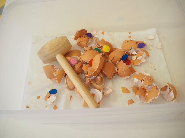 寶寶好愛的打蛋遊戲 Eggs Smashing Game 蛋殼不要丟!留下來的蛋殼可以玩很有趣的打蛋遊戲---打碎的蛋殼照