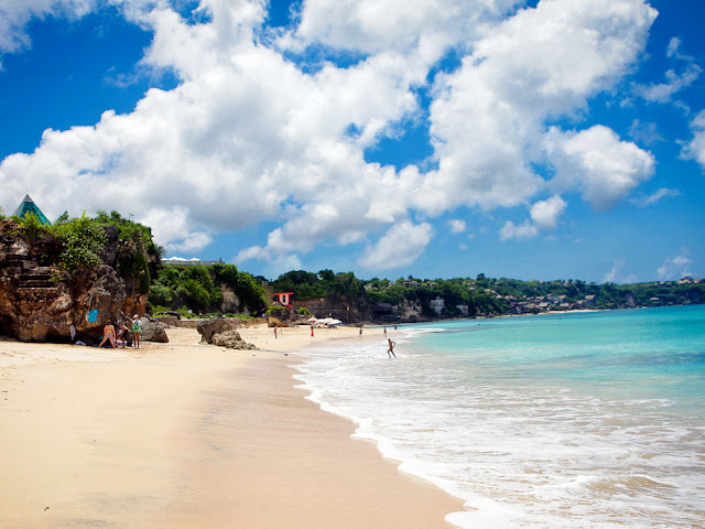 Foto Keindahan Pantai Dreamland di Bali 