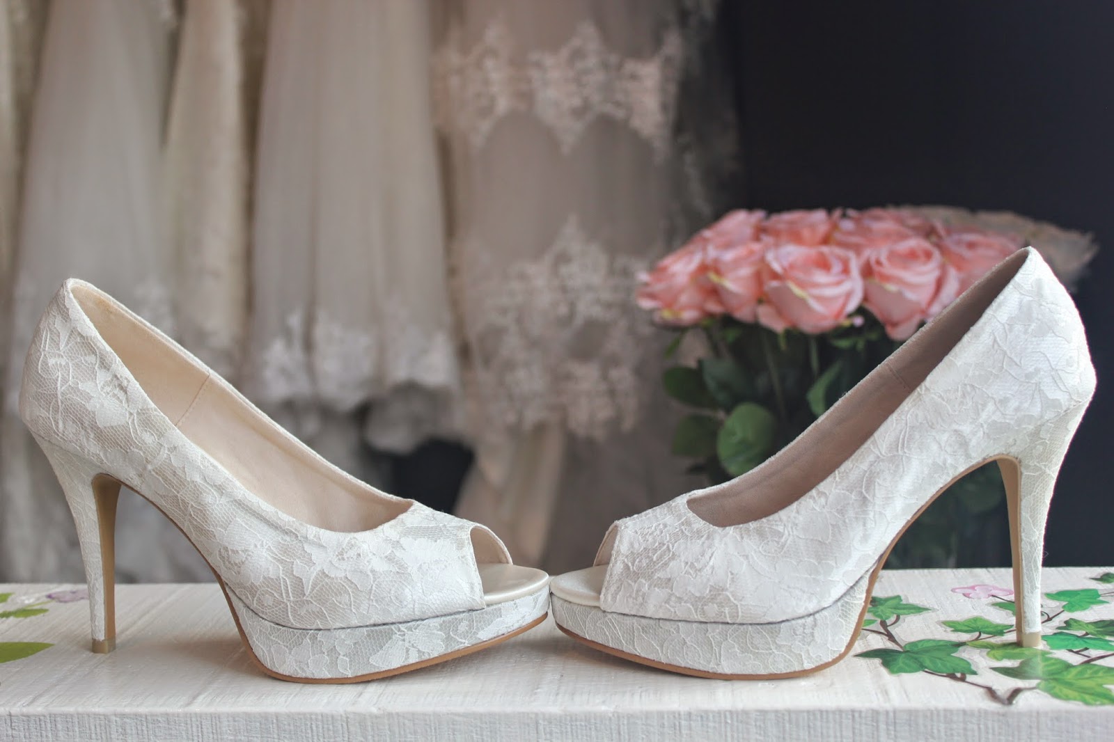 MY BRIDAL GOWN: 4 Inches Off-White Lace Bridal Shoes