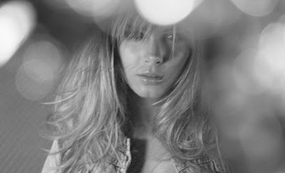 Seven Stars World: Elizabeth Loaiza