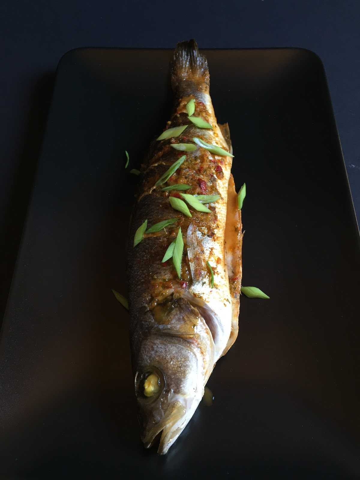 Inglourious Bananas Asian Baked Sea Bass // Branzino asiatico al cartoccio