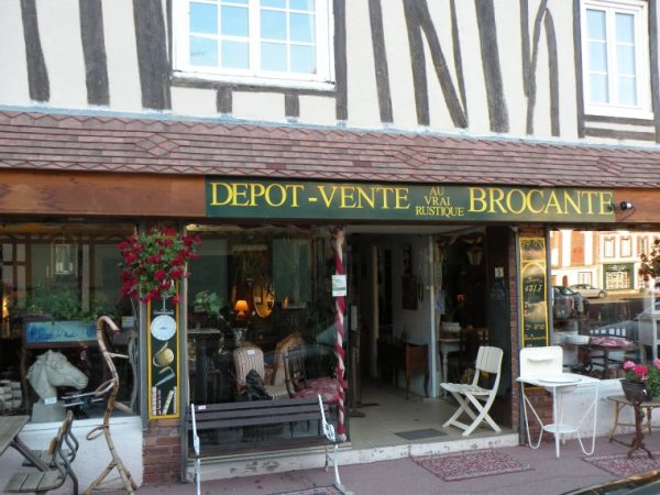 Un authentique magasin de brocante en plein coeur de la Normandie