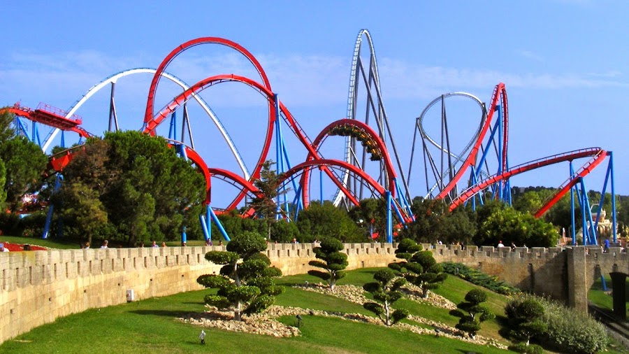 Montaña rusa Dragon Khan en Port Aventura