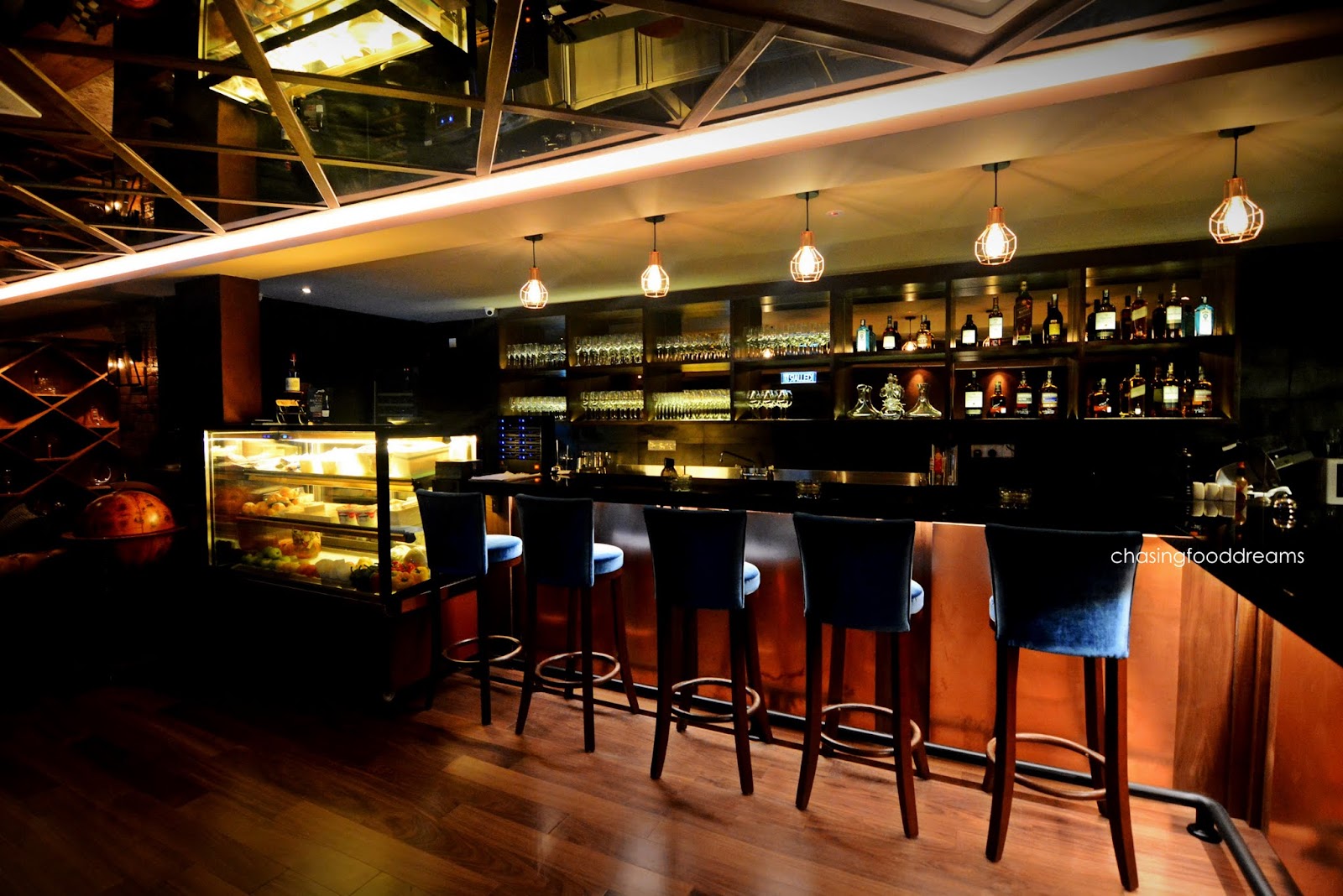 CHASING FOOD DREAMS Gallo Wine Bar Taman Danau Desa