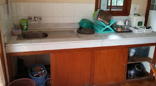 Fasilitas peralatan makan R1 35 - villa 3 kamar di lembang Fasilitas peralatan makan R1 35 - villa 3 kamar di lembang