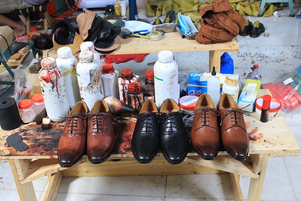 Xưởng gia công giày dép- giày da nam nào rẻ tại tphcm Giay%2Btay%2Bnam%2Bcao%2Bc%25E1%25BA%25A5p