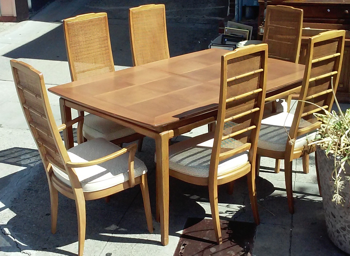 UHURU FURNITURE & COLLECTIBLES SOLD 5925 Thomasville MidCentury