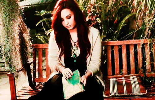 tumblr_lx4w1nQK5O1r23tzz.gif