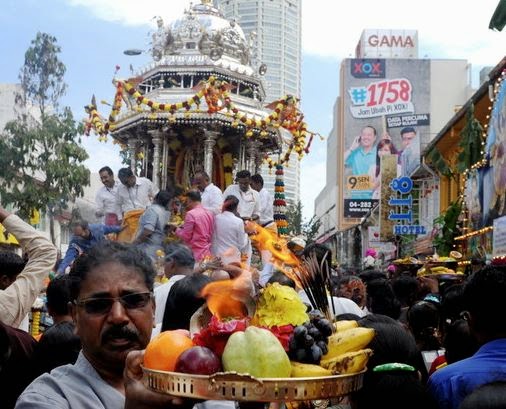 Sekitar 100.000 Umat Hindu dan Wisawatawan Ikut Rayakan Hari Thaipusam