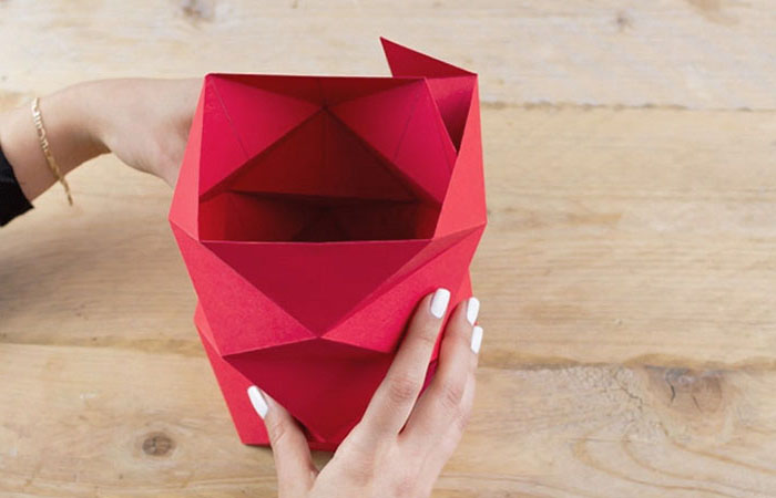 Kağıt Katlama İle Geometrik Vazo Yapımı origami Kağıt Katlama İle Geometrik Vazo Yapımı