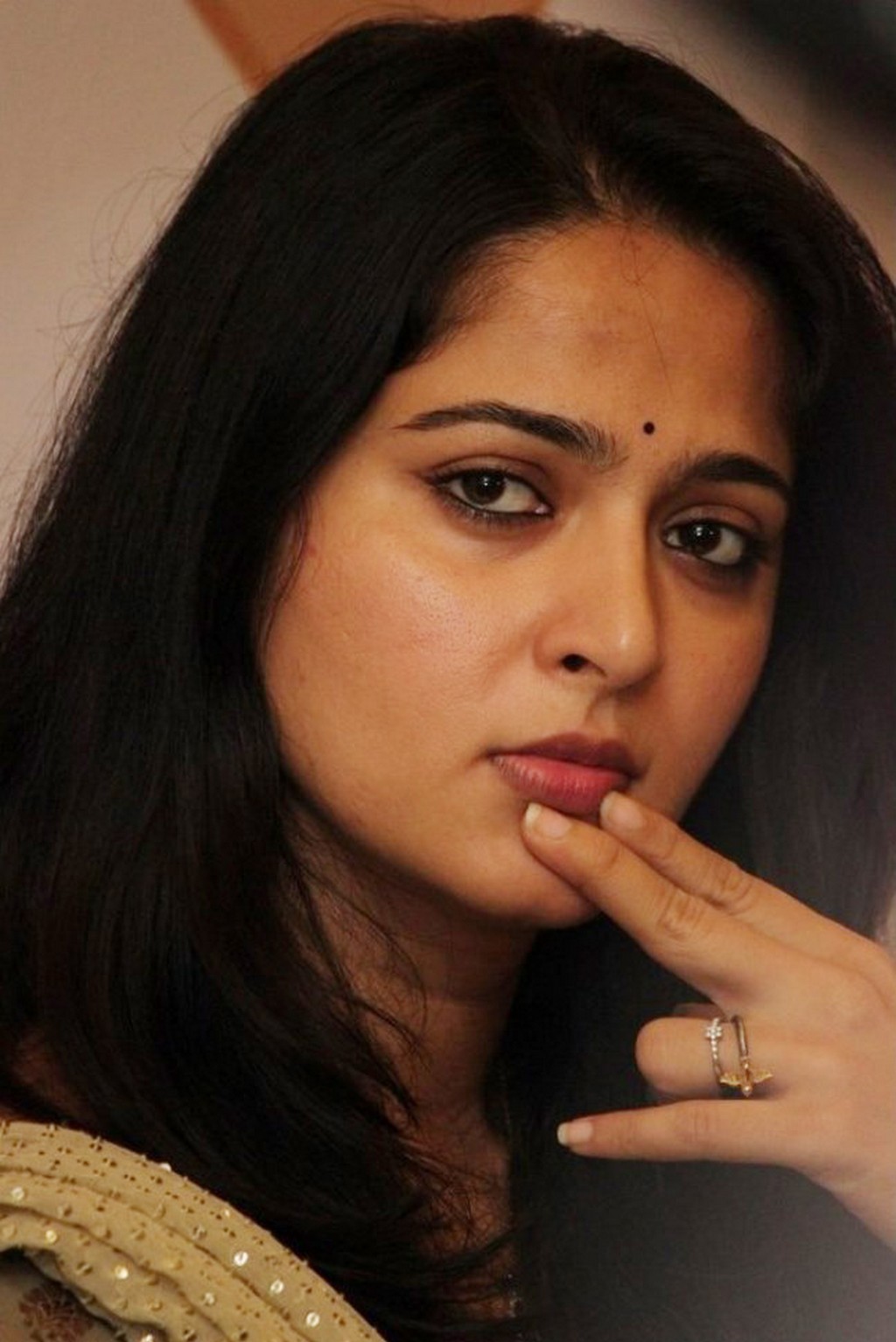 Anushka Shetty Cute Hot Face Close Up Photos Bollywood Stars