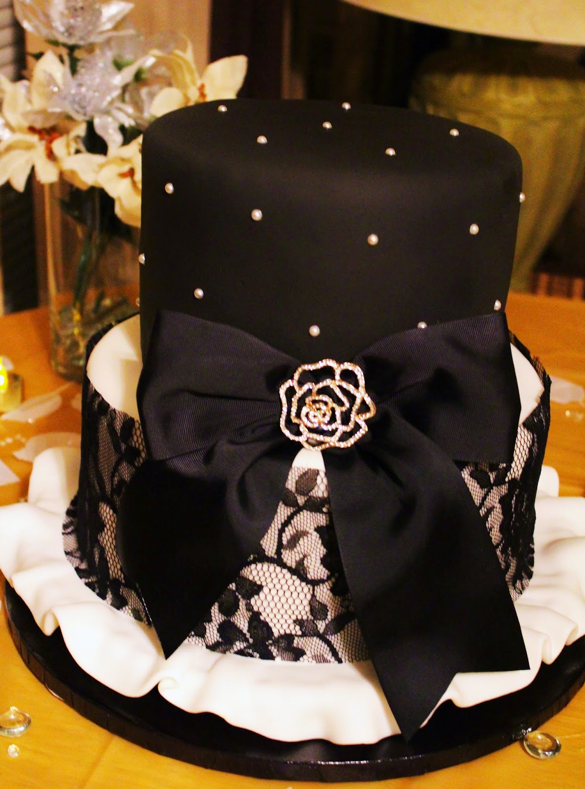 Blog as you Bake: Dark Chocolate and White Chocolate Bridal Shower Cake