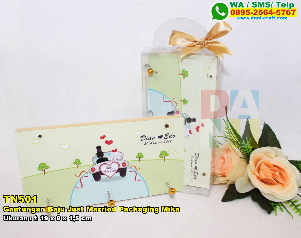 gantungan baju just married packaging souvenir gantungan baju just married packaging souvenir