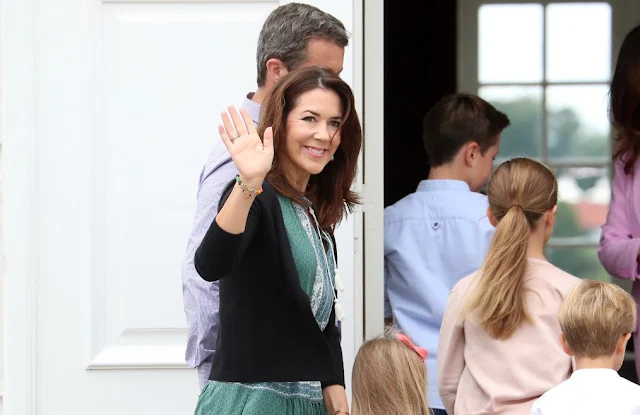 Crown Princess Mary, Crown Prince Frederik, Princess Josephine, Prince Christian, Princess Isabella, Prince Vincent