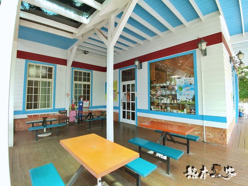 苗栗飛牛牧場|飛牛廣場、牧場工房、庭園木屋、牧場原憩、童玩區|園區環境