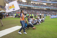 Salman, Daisy, Huma & Shruti at CCL match