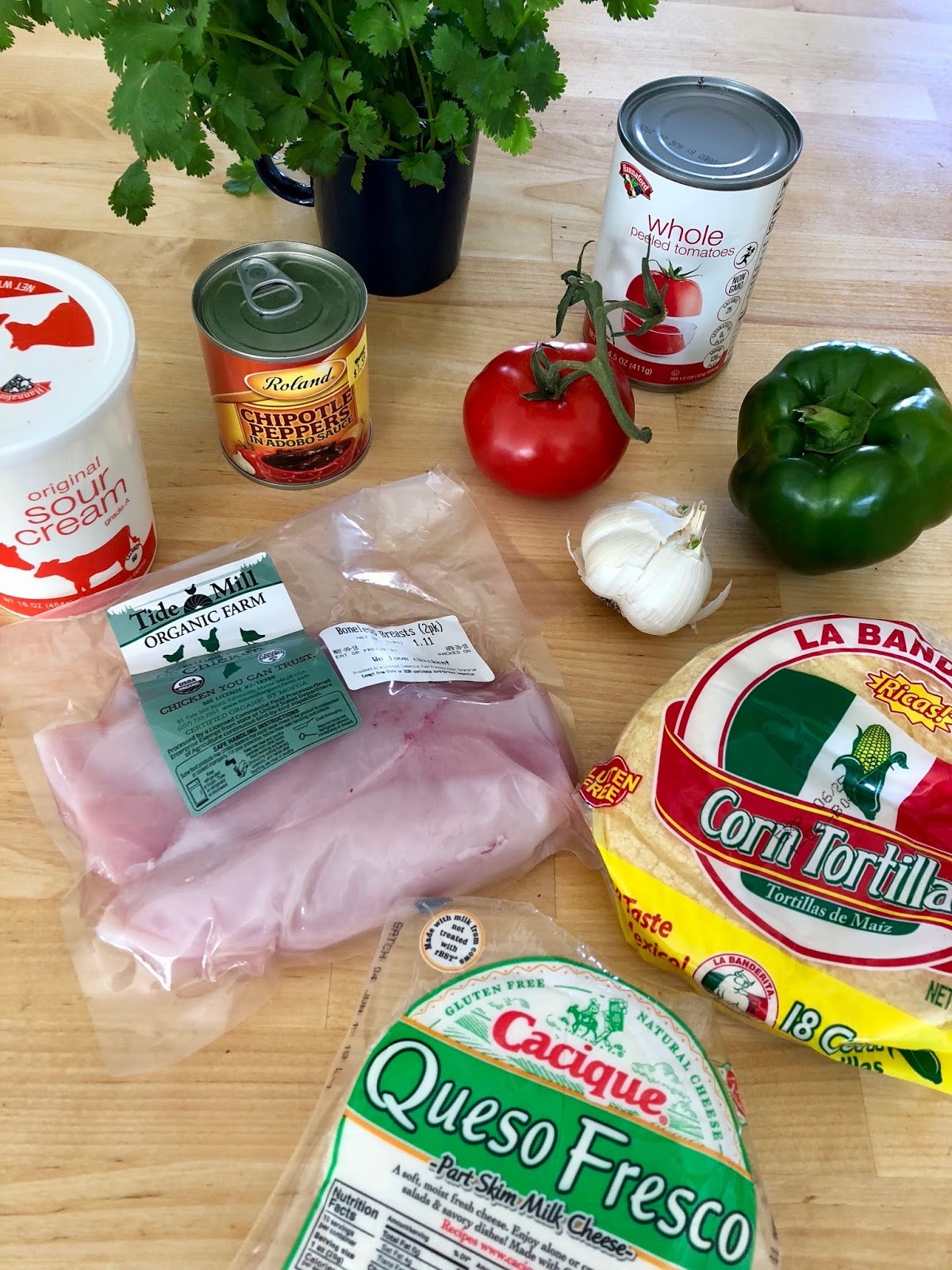 Brot &amp; Meer: CHILAQUILES CON POLLO - MEXIKANISCHER TORTILLA-AUFLAUF MIT ...