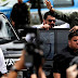 Com colete à prova de balas, Bolsonaro vota no Rio de Janeiro
