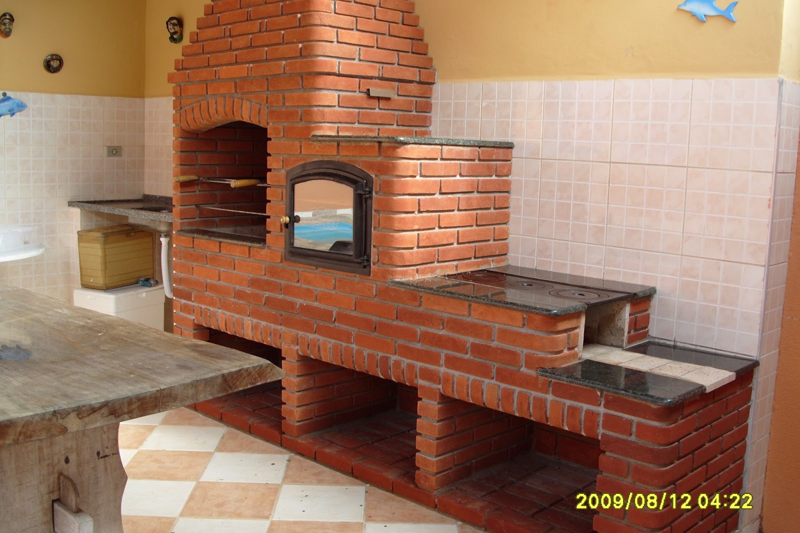 Churrasqueira com Fogão e Forno a Lenha - Seu lazer levado a Sério!