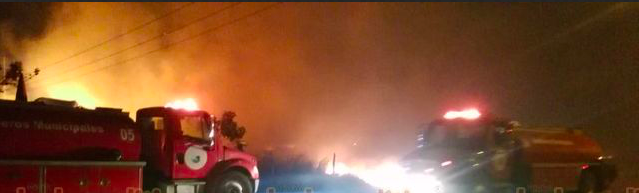 Se incendia pastizal tras choque de autos en el Fracc. Torrentes, en Veracruz puerto. Noticias en tiempo real