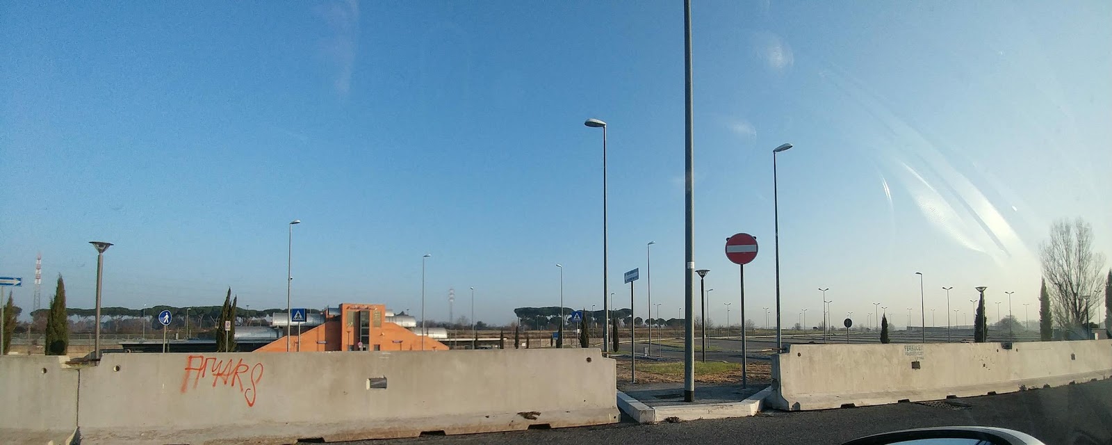 ROMA FA SCHIFO La Rustica Uir. La stazione ferroviaria più strategica