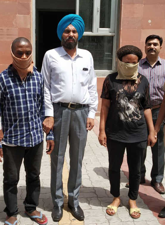 Nigerian couple caught with heroin, cocaine, drug money Nigerian couple caught with heroin, cocaine, drug money