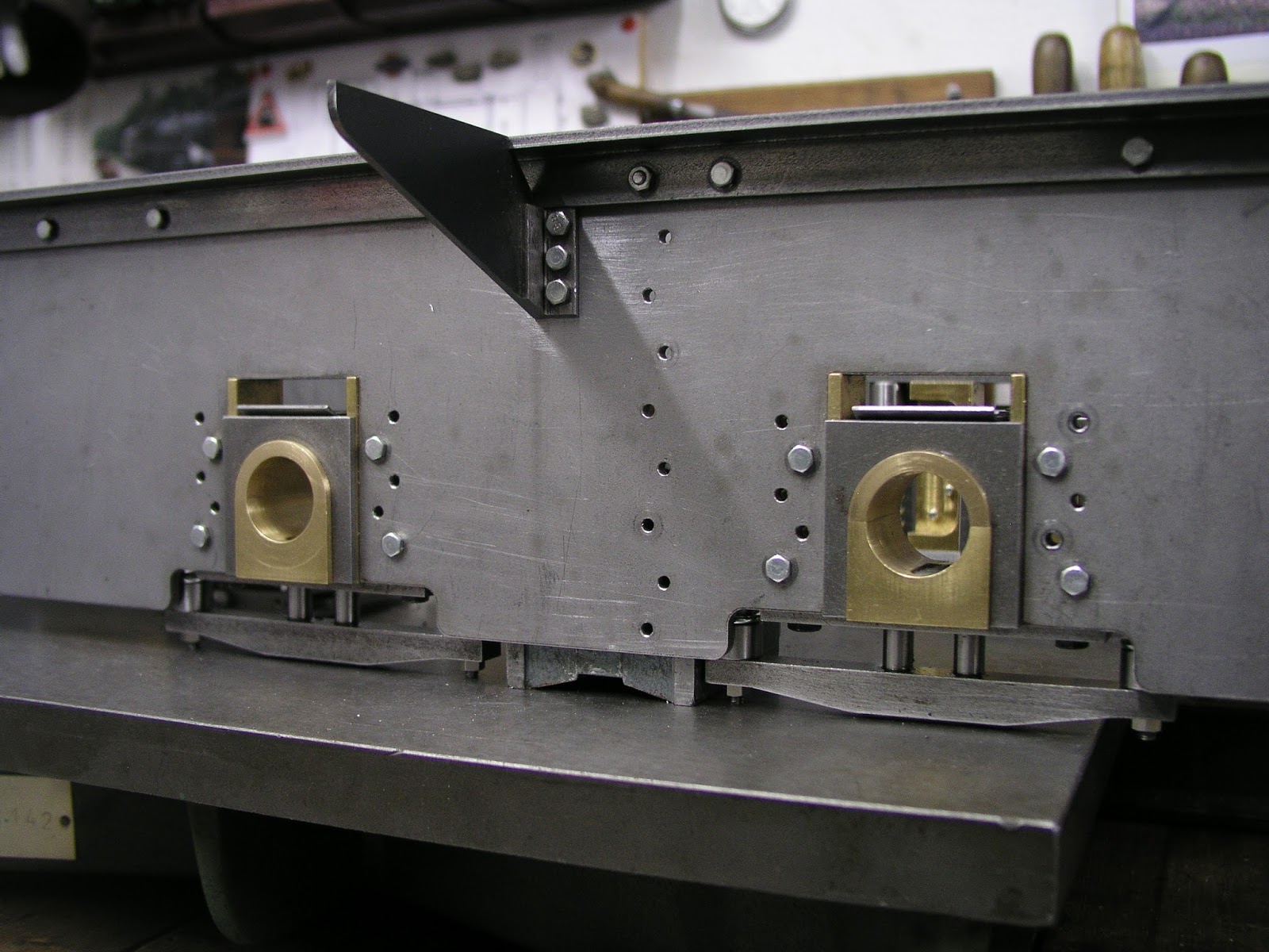 Württembergische T3 The axle boxes, horn blocks and springs.