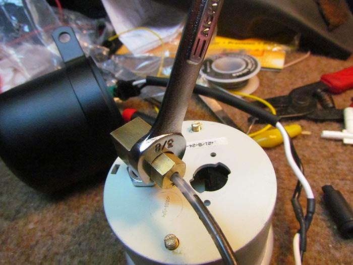 Boost Gauge Installation on SAAB c900 Crawls Backward (When Alarmed)