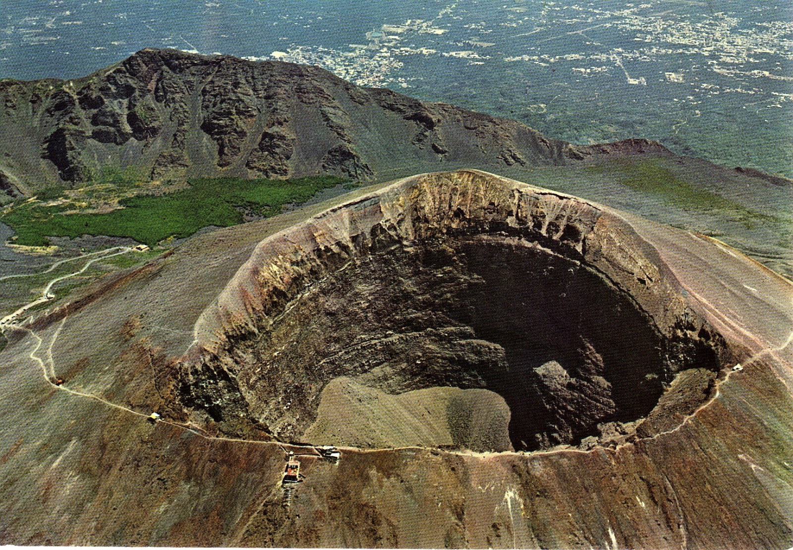 Earth's Beauty Mount Vesuvius