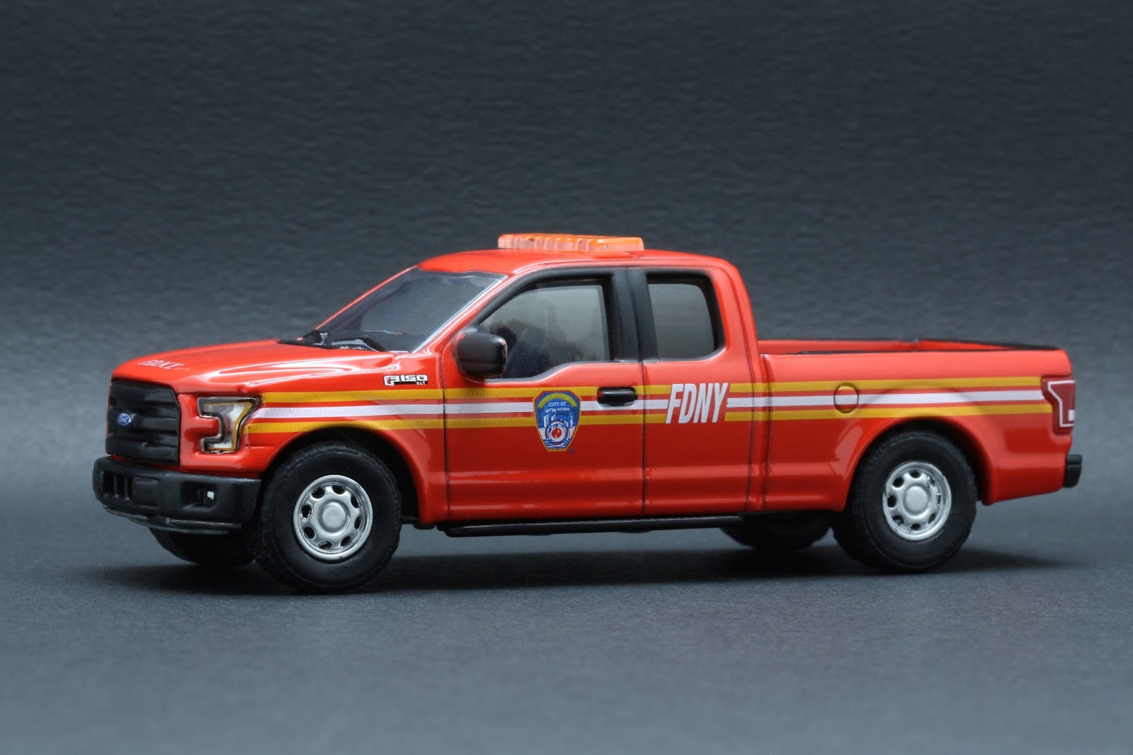 Diecast Hobbist 2015 Ford F150 FDNY The Official Fire Department