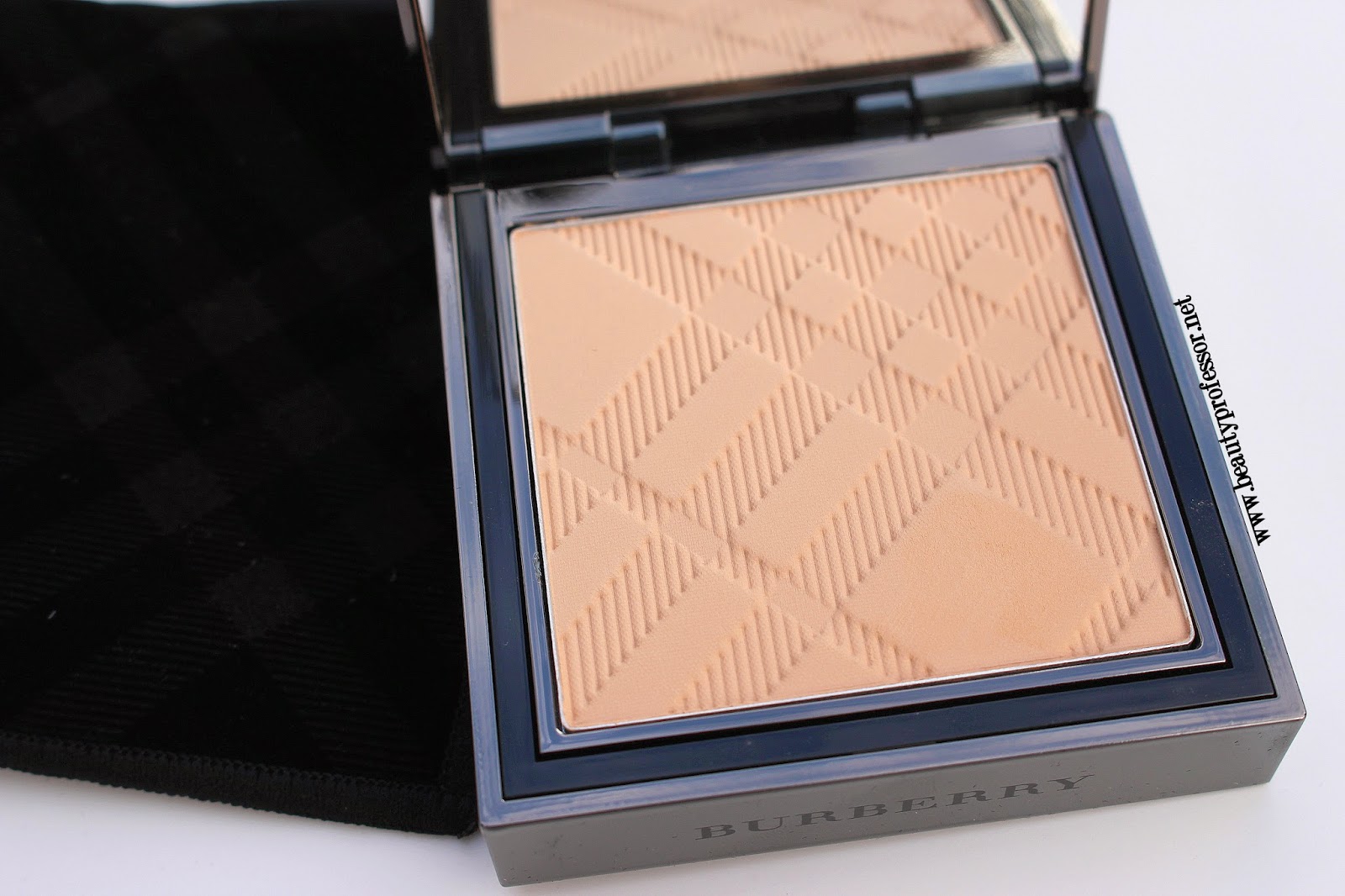 burberry sheer foundation trench 3