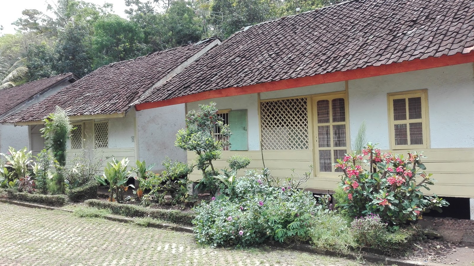 Kampung Pulo di Garut Jawa Barat  Low Budget Travel