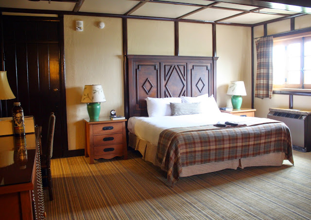 Chateau Montebello deluxe room