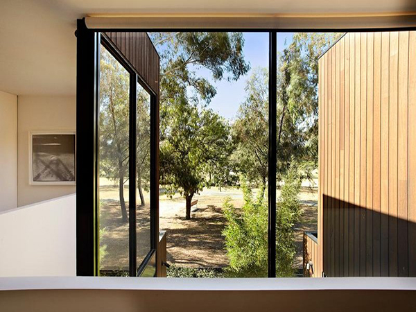 Magnífica Casa Contemporánea en Melbourne con Acabados Naturales