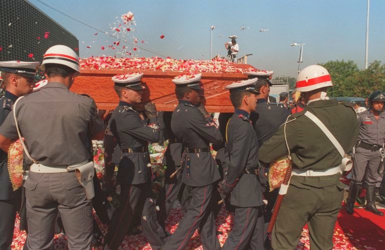 Ayrton Senna: Fotos Velorio e Enterro de Ayrton Senna