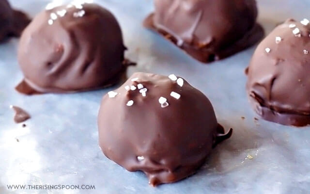 Easy & Healthy Chocolate Peanut Butter Balls