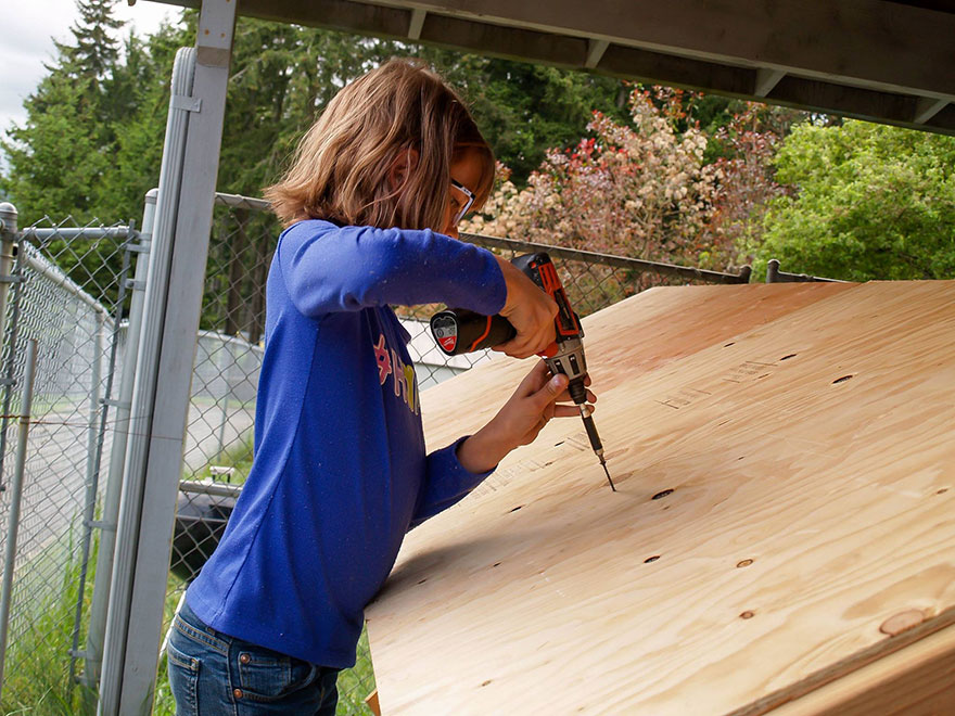 9-year-old builds shelters for the homeless; she also grows them food