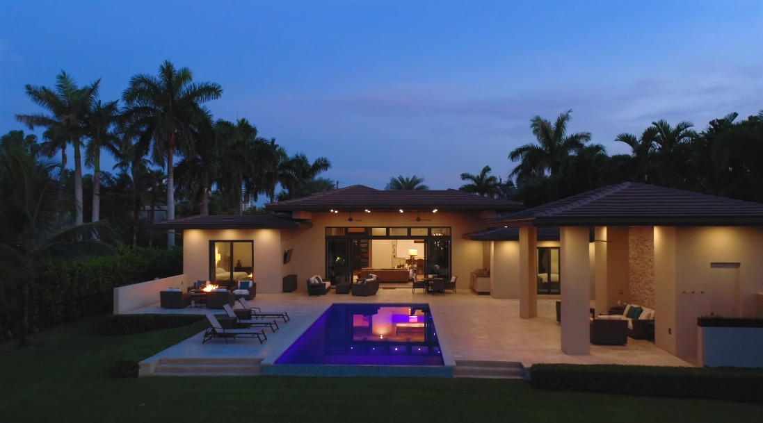 44 Photos vs. 919 S Southlake Dr, Hollywood, FL Luxury Home Interior Design Tour