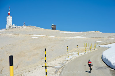 Cycling Mont Ventoux carbon road bike rental shop