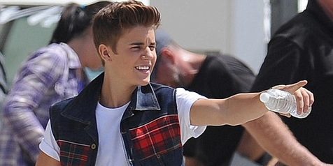 ♥Pink♥Romance♥: Justin Bieber Punya Selingkuhan Mirip Selena Gomez?